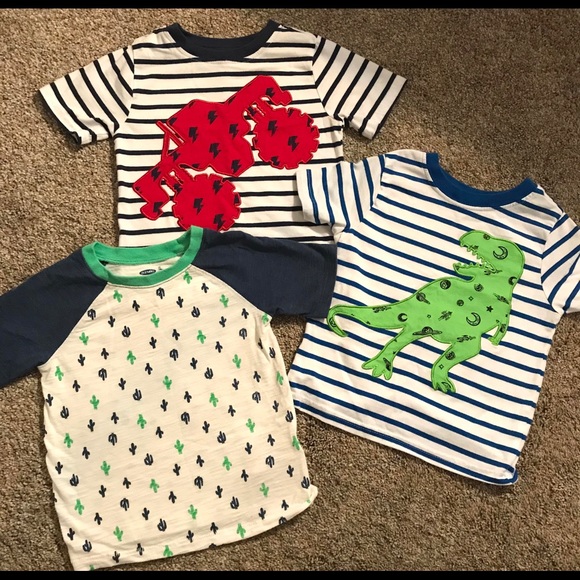 Boy Bundle of 2T tops - Picture 1 of 1